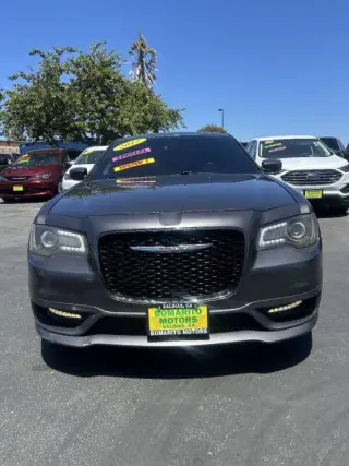 Chrysler 300 2017