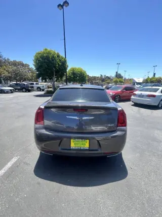 Chrysler 300 2017