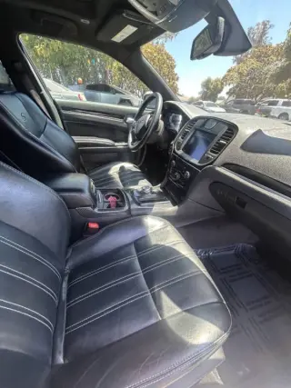 Chrysler 300 2017