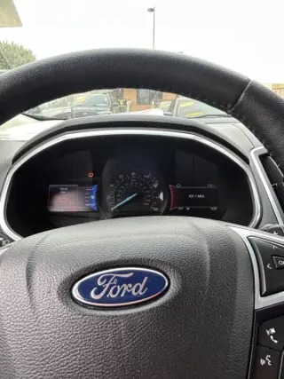 2016 Ford Edge