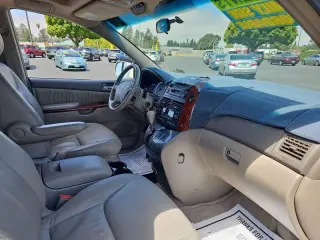 2004 Toyota Sienna