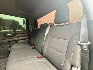 Chevrolet Silverado 1500 2021 4x2 Custom 4 puertas Cabina Crew 5.8 pies. Caja corta