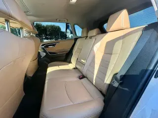 Toyota RAV4 2022 XLE Premium 4dr SUV