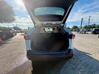 Toyota RAV4 2022 XLE Premium 4dr SUV