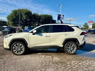 Toyota RAV4 2022 XLE Premium 4dr SUV