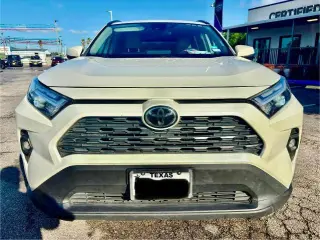 Toyota RAV4 2022 XLE Premium 4dr SUV