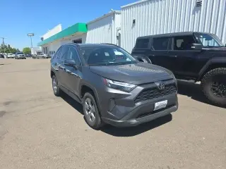 Toyota RAV4 2025 XLE 4 puertas SUV