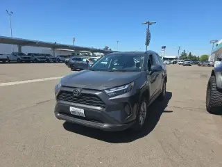Toyota RAV4 2025 XLE 4 puertas SUV