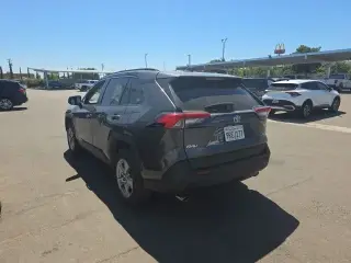 Toyota RAV4 2025 XLE 4 puertas SUV