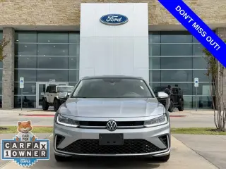 Volkswagen Jetta 2025 SEL 4 puertas Sedan