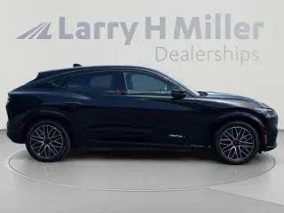 Ford Mustang Mach-E 2024 AWD Premium 4 puertas SUV