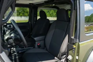 Jeep Wrangler 2023 4x4 Sport 2 puertas SUV