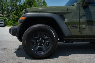 Jeep Wrangler 2023 4x4 Sport 2 puertas SUV