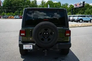 Jeep Wrangler 2023 4x4 Sport 2 puertas SUV