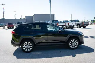 Toyota RAV4 2021 XLE Premium 4 puertas SUV