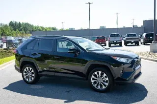 Toyota RAV4 2021 XLE Premium 4 puertas SUV