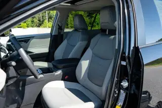 Toyota RAV4 2021 XLE Premium 4 puertas SUV