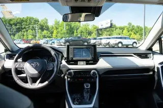 Toyota RAV4 2021 XLE Premium 4 puertas SUV