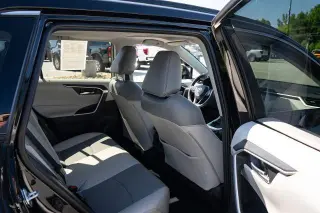 Toyota RAV4 2021 XLE Premium 4 puertas SUV