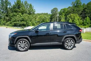 Toyota RAV4 2021 XLE Premium 4 puertas SUV