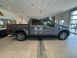 Ford F-150 2022 4x4 XL 4 puertas SuperCrew 5.5 pies SB