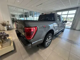 Ford F-150 2022 4x4 XL 4 puertas SuperCrew 5.5 pies SB