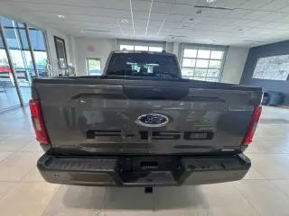 Ford F-150 2022 4x4 XL 4 puertas SuperCrew 5.5 pies SB