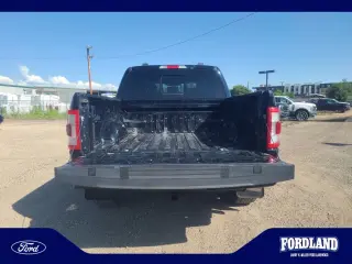 Ford F-150 2021 4x4 Lariat 4 puertas SuperCrew 5.5 pies. SB