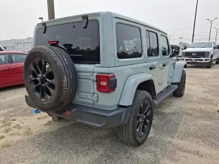 Jeep Wrangler 2023 4x4 Sahara 4xe 4 puertas SUV
