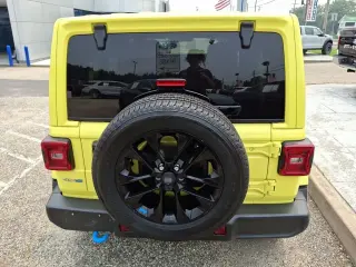 Jeep Wrangler 2023 4x4 Sahara 4xe 4 puertas SUV