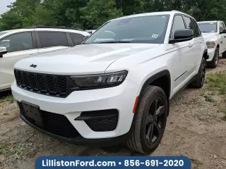 Jeep Grand Cherokee 2023 4x4 Laredo 4 puertas SUV