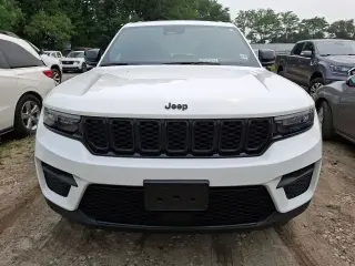Jeep Grand Cherokee 2023 4x4 Laredo 4 puertas SUV