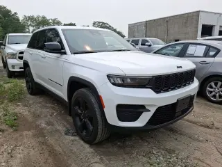 Jeep Grand Cherokee 2023 4x4 Laredo 4 puertas SUV