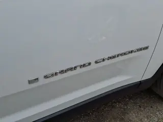 Jeep Grand Cherokee L 2023 4x4 Laredo 4 puertas SUV