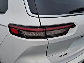Jeep Grand Cherokee L 2023 4x4 Laredo 4 puertas SUV