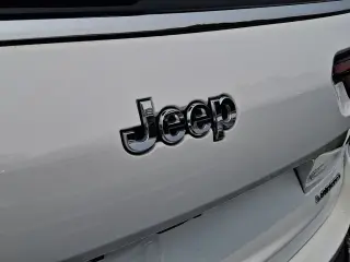 Jeep Grand Cherokee L 2023 4x4 Laredo 4 puertas SUV
