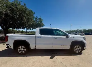 GMC Sierra 1500 2023 4x4 SLT 4dr Crew Cab 6.6 ft. SB