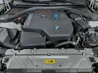 Serie 3 de BMW 2023 AWD 330e xDrive 4 puertas Sedan