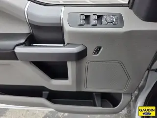 Ford F-150 2019 4x2 XLT 4 puertas SuperCrew 5.5 pies. SB