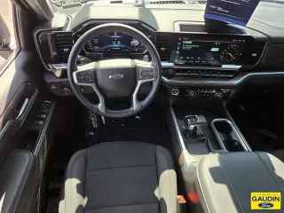 Chevrolet Silverado 1500 2023 4x2 RST 4 puertas Cabina Crew 5.8 pies. Caja corta