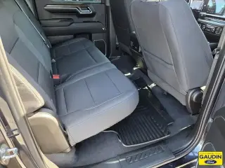 Chevrolet Silverado 1500 2023 4x2 RST 4 puertas Cabina Crew 5.8 pies. Caja corta