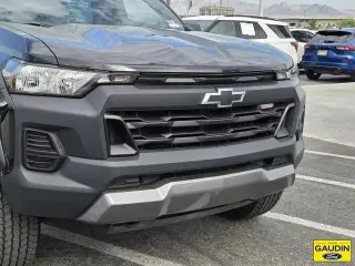 Chevrolet Colorado 2023 4x4 Trail Boss 4 puertas Cabina Crew 5 pies. SB