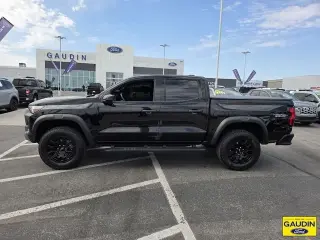 Chevrolet Colorado 2023 4x4 Trail Boss 4 puertas Cabina Crew 5 pies. SB