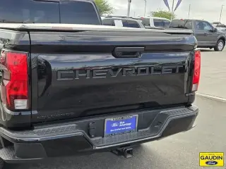 Chevrolet Colorado 2023 4x4 Trail Boss 4 puertas Cabina Crew 5 pies. SB