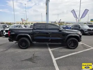 Chevrolet Colorado 2023 4x4 Trail Boss 4 puertas Cabina Crew 5 pies. SB