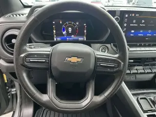 Chevrolet Colorado 2023 4x2 Work Truck 4 puertas Cabina Crew 5 pies. Caja corta