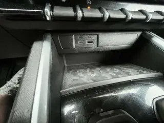Chevrolet Colorado 2023 4x2 Work Truck 4 puertas Cabina Crew 5 pies. Caja corta