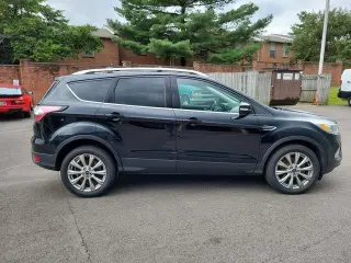 Ford Escape 2017 AWD Titanium 4 puertas SUV