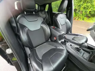 Jeep Cherokee 2019 Altitude 4dr SUV