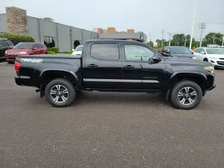 Toyota Tacoma 2019 4x4 TRD Sport 4 puertas Doble Cabina 5.0 ft SB 6A